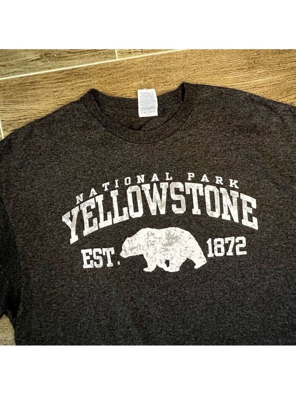 Yellowstone T-shirt XL gray logo - Picture 2 of 15